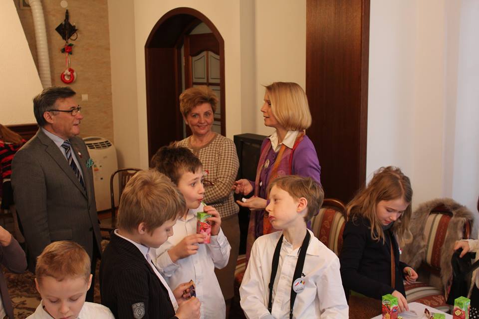 Учащиеся одной из начальных школ Варшавы отметили праздник «Мэрцишора» 