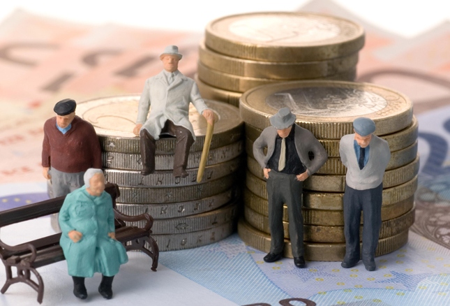 Migranții moldoveni vor putea obține pensii prin procură