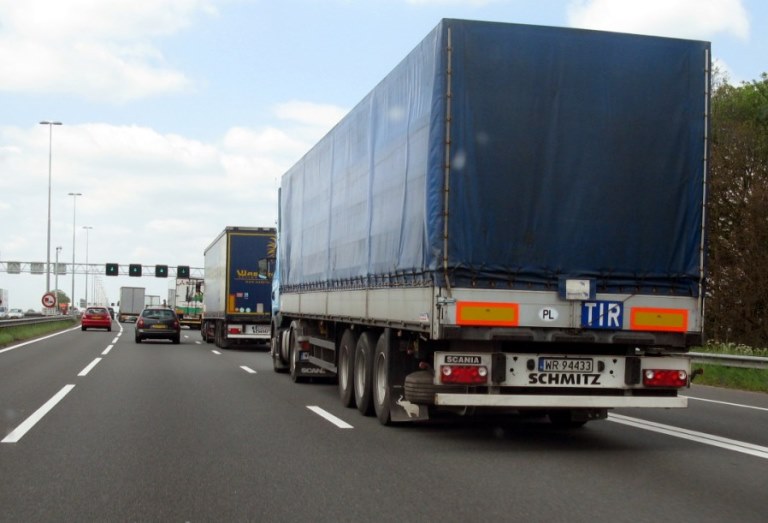 Ограничение движения грузовиков в Германии