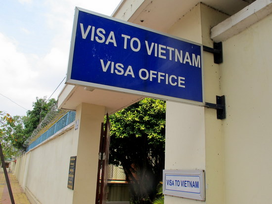 Vietnamul măreşte taxele pentru vize